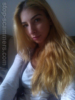 scammer-FlorinaAdrianna-910.jpg